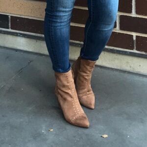 Universal Thread Studded Faux Suede Ankle Booties Western Chic Pointed Toe 7.5